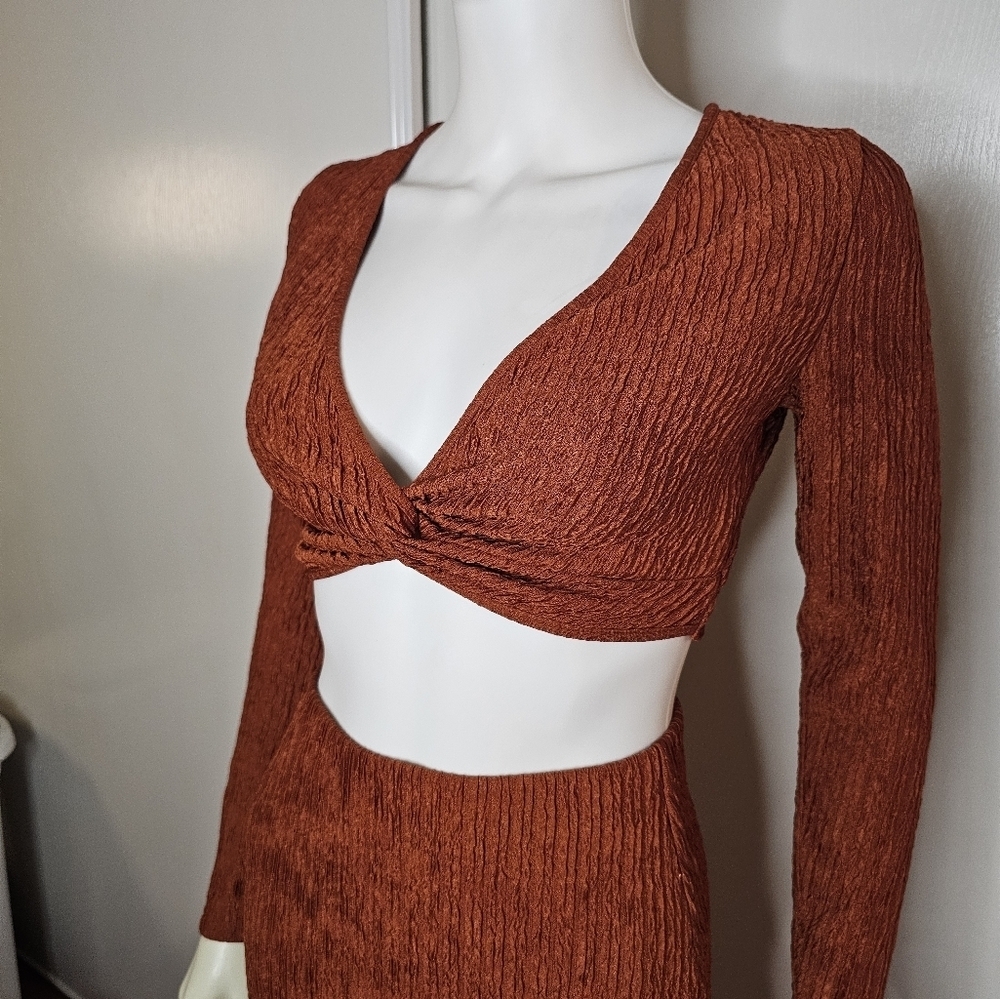 Womens Cropped Top w/ Midi Skirt Rust Burnt Orange Size XS Crinkled Material - Picture 4 of 13